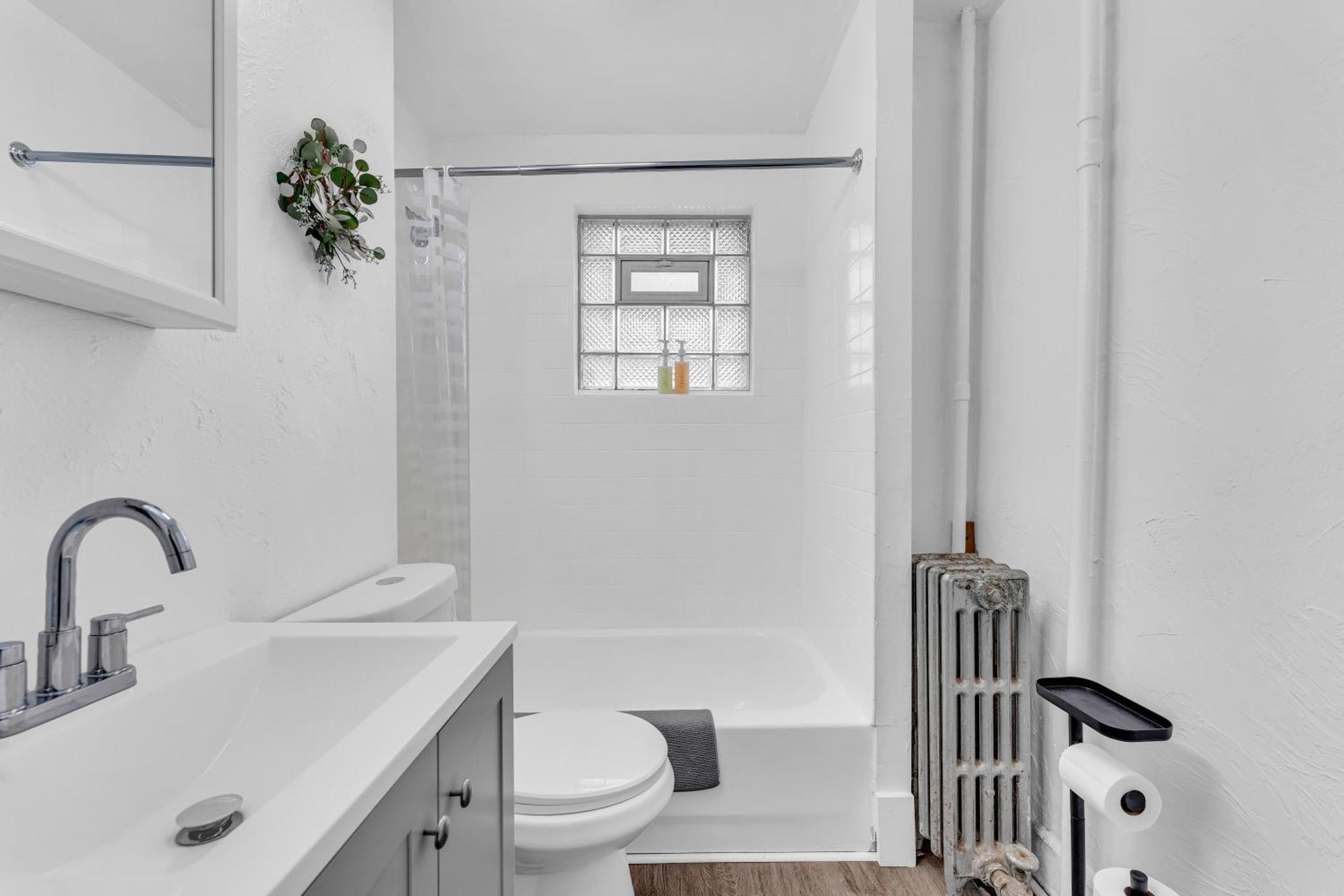 Historic Cozy Haven In Little Italy Apartment Кливланд Екстериор снимка
