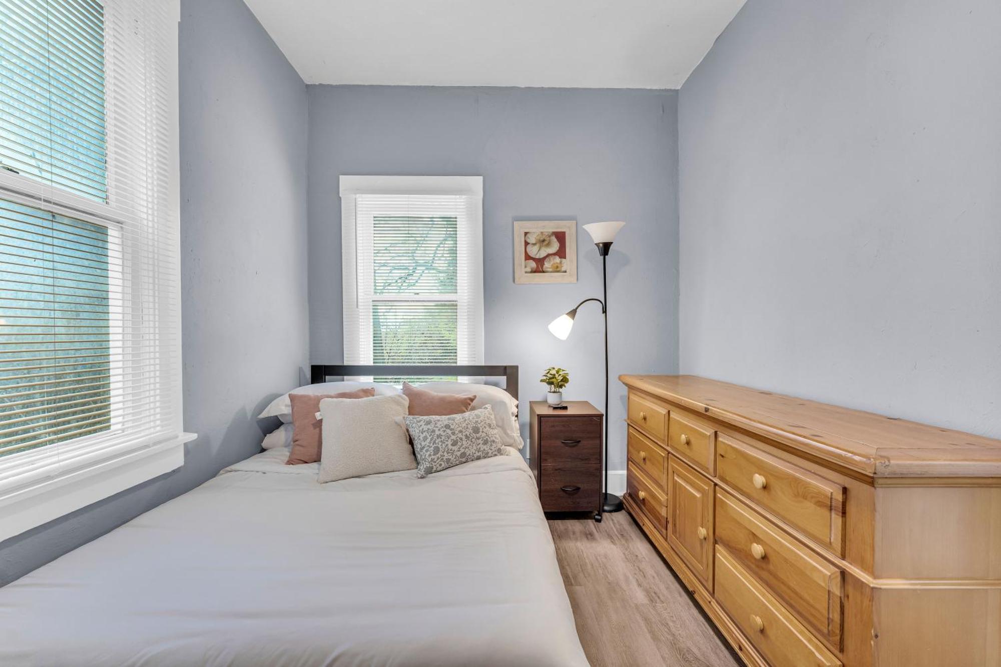 Historic Cozy Haven In Little Italy Apartment Кливланд Екстериор снимка