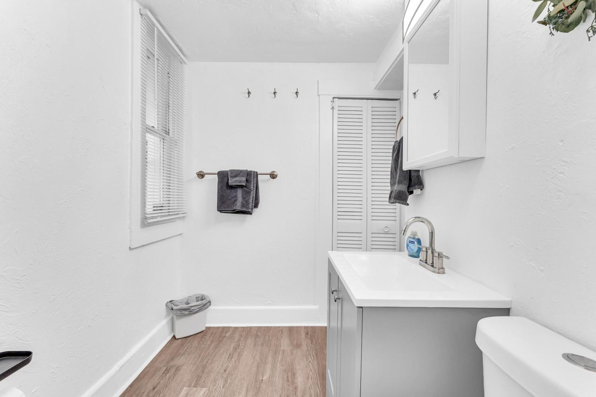 Historic Cozy Haven In Little Italy Apartment Кливланд Екстериор снимка